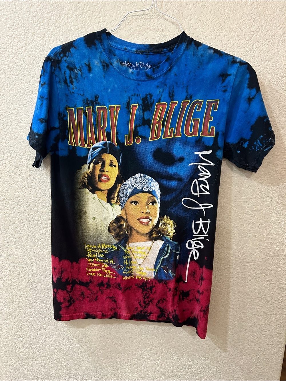 Short Sleeve Tie-Dye Graphic Tee in Blue, Black & Red